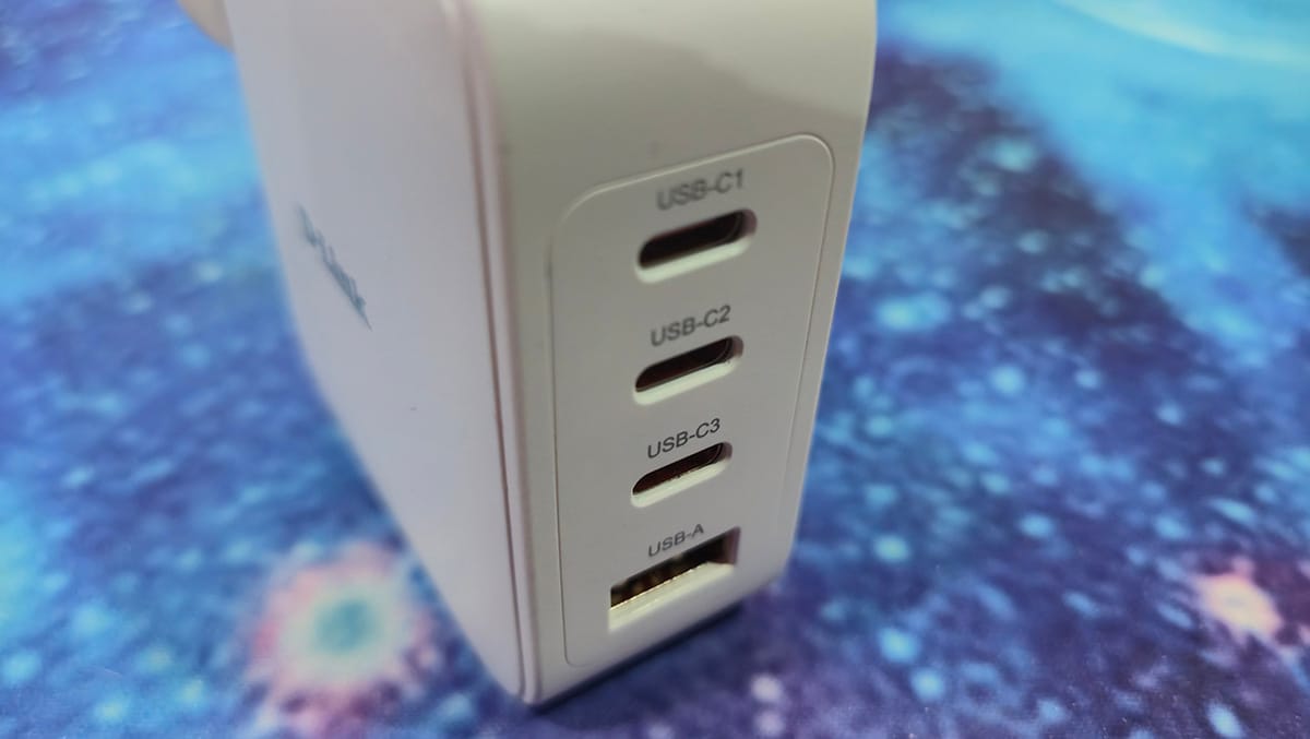 D-Link 140W GaN Charger DCF-141 review